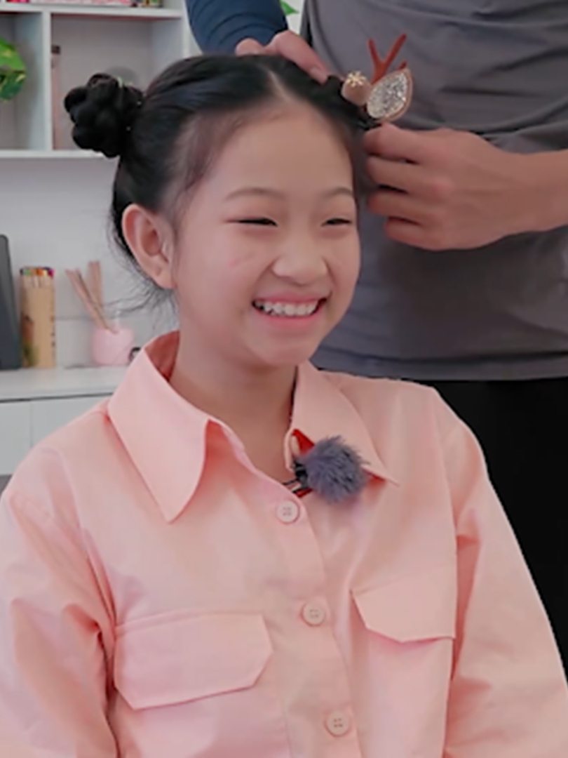 黑泽给李雨涵梳头,操作惨遭无情吐槽,笑不活了丨小尾巴