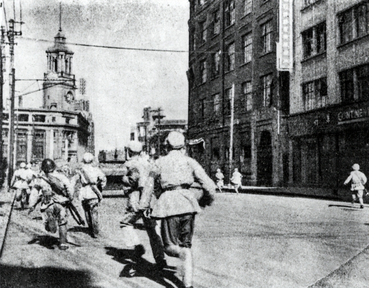 1949年5月12日,上海战役打响了,这是相对于解放战争中一次独立的战役