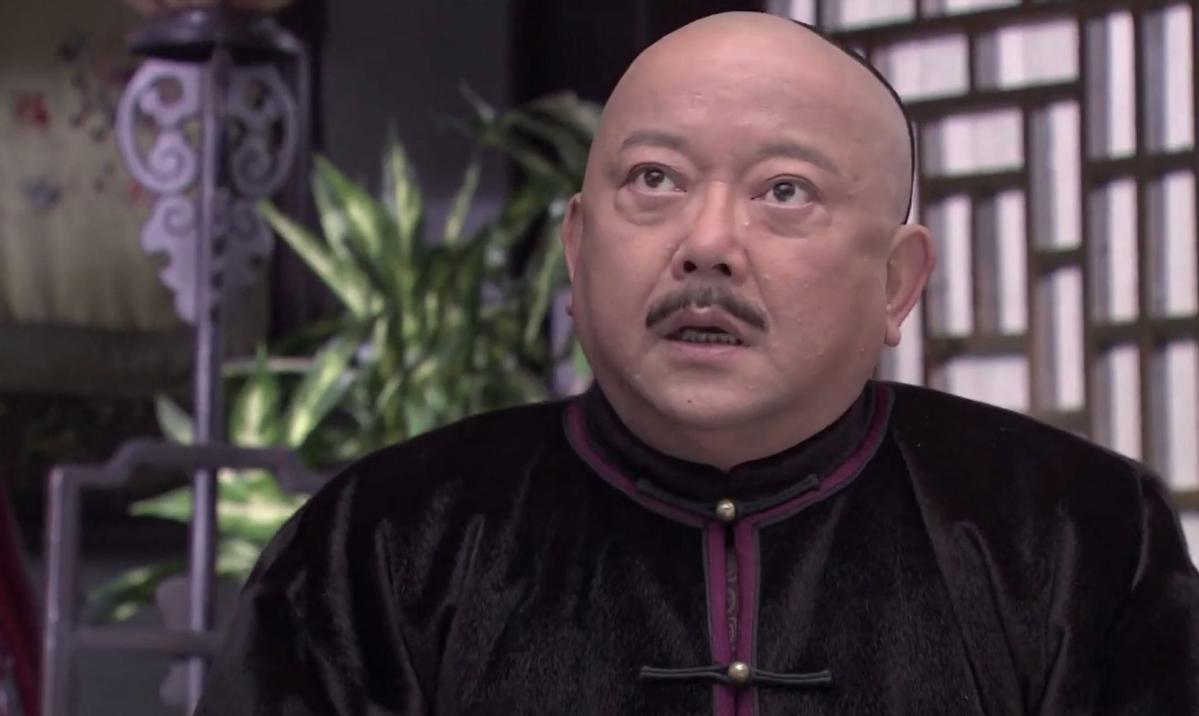 和珅的最大靠山并非乾隆,此人如果不离世,嘉庆根本不敢动和珅