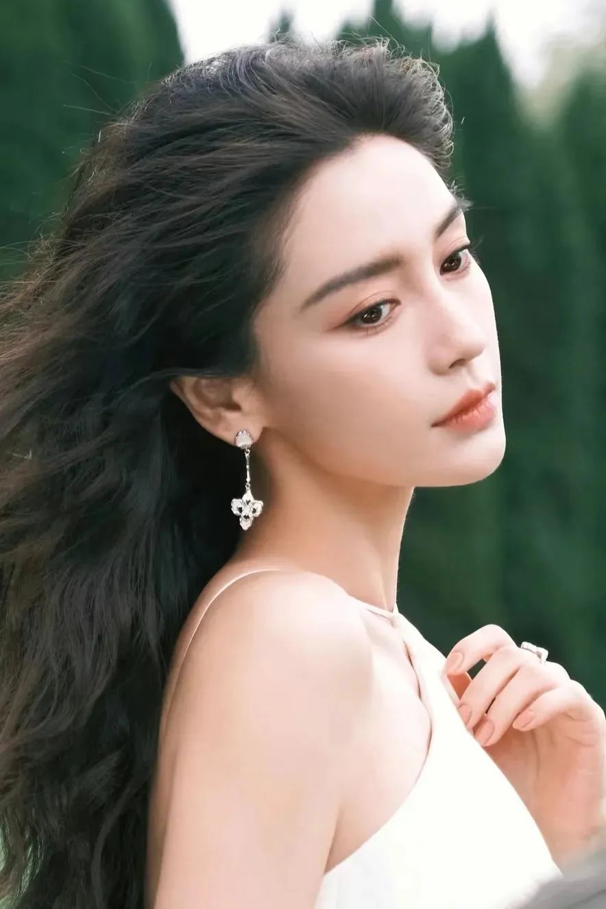 杨颖 angelababy:白月光美图,每次看都惊艳无比!