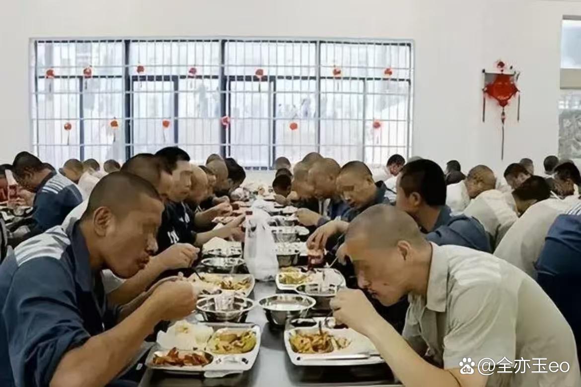 现在监狱里的伙食没有网上说的那么好,也没有那么差