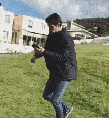 搞笑段子:女神喝醉了,送她回家,爱不释手果断拍了几张照片!