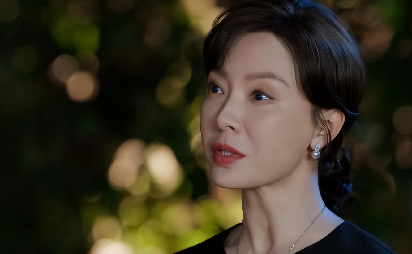 回顾:"过度医美"的陈数,看到了娱乐圈的"残酷真相"