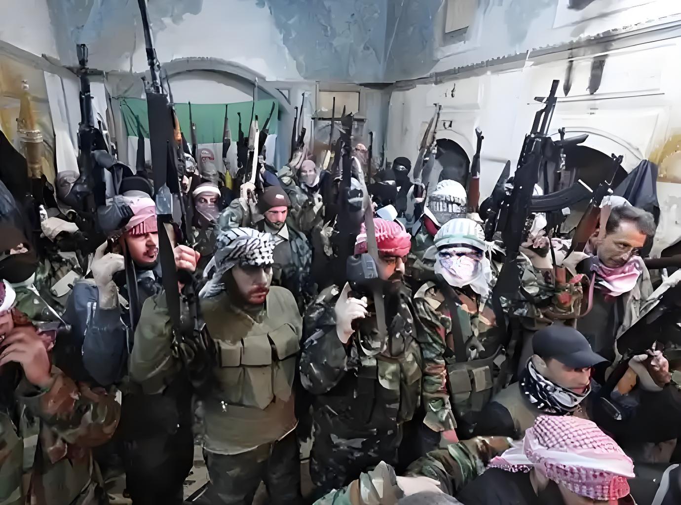 叙利亚反对派称阿萨德政权彻底崩塌?阿萨德逃往何处?