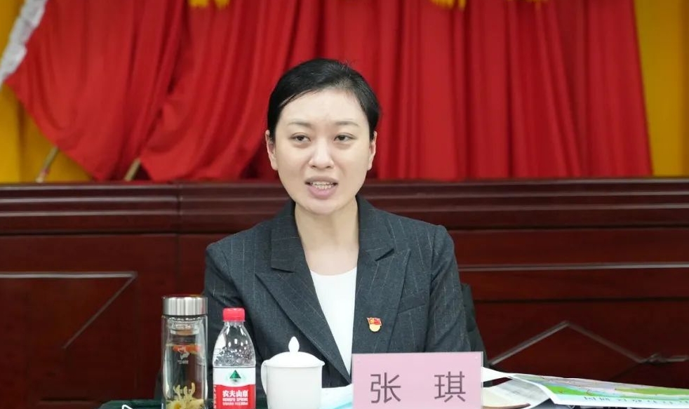 张琪:中国最年轻女县长,清华博士学位,32岁副处级,前途无量
