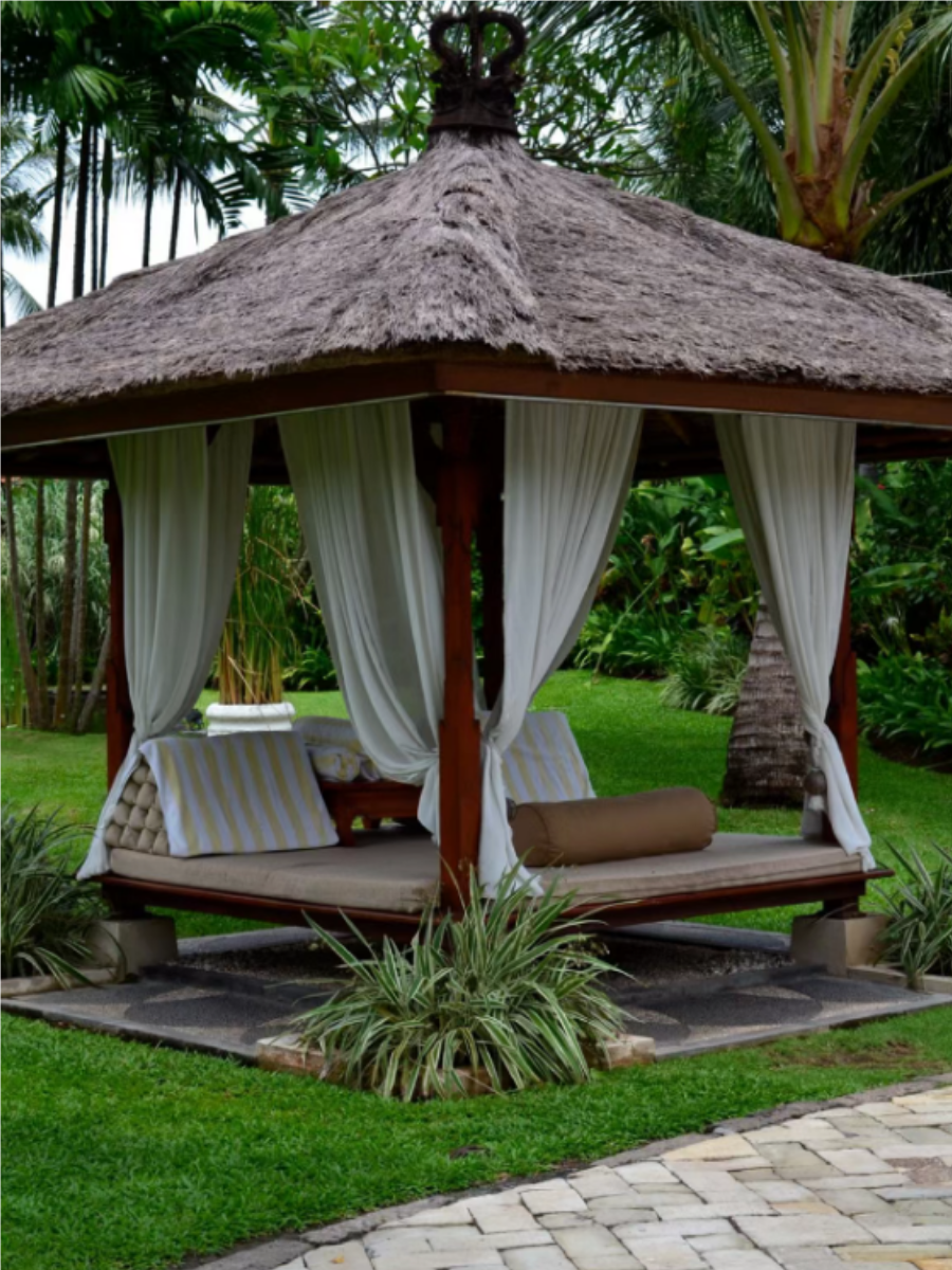 新中式凉亭是一种结合传统与现代设计的户外建筑,它