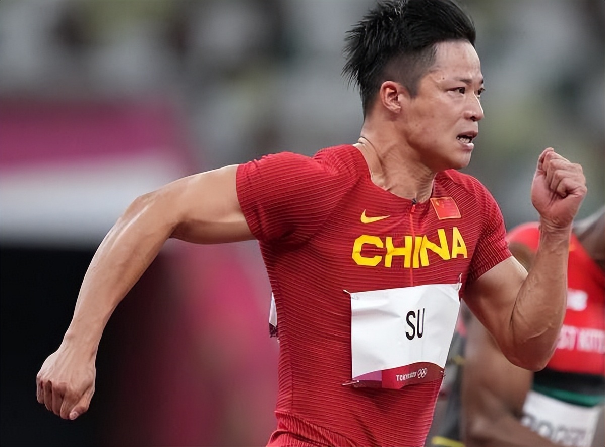 神仙眷侣!苏炳添与妻子的爱情火了,从校服到婚纱实在太甜了