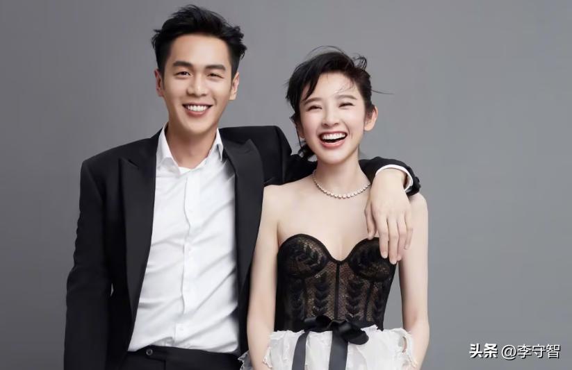 前几天,张若昀在北京街头被狗仔拍到开着超拉风的法拉利闲逛,枣红色