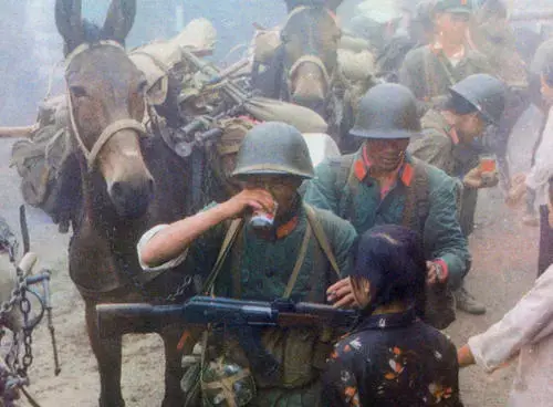 1985年,邢志强率全班坚守老山117天无一阵亡,军长亲自向他敬酒