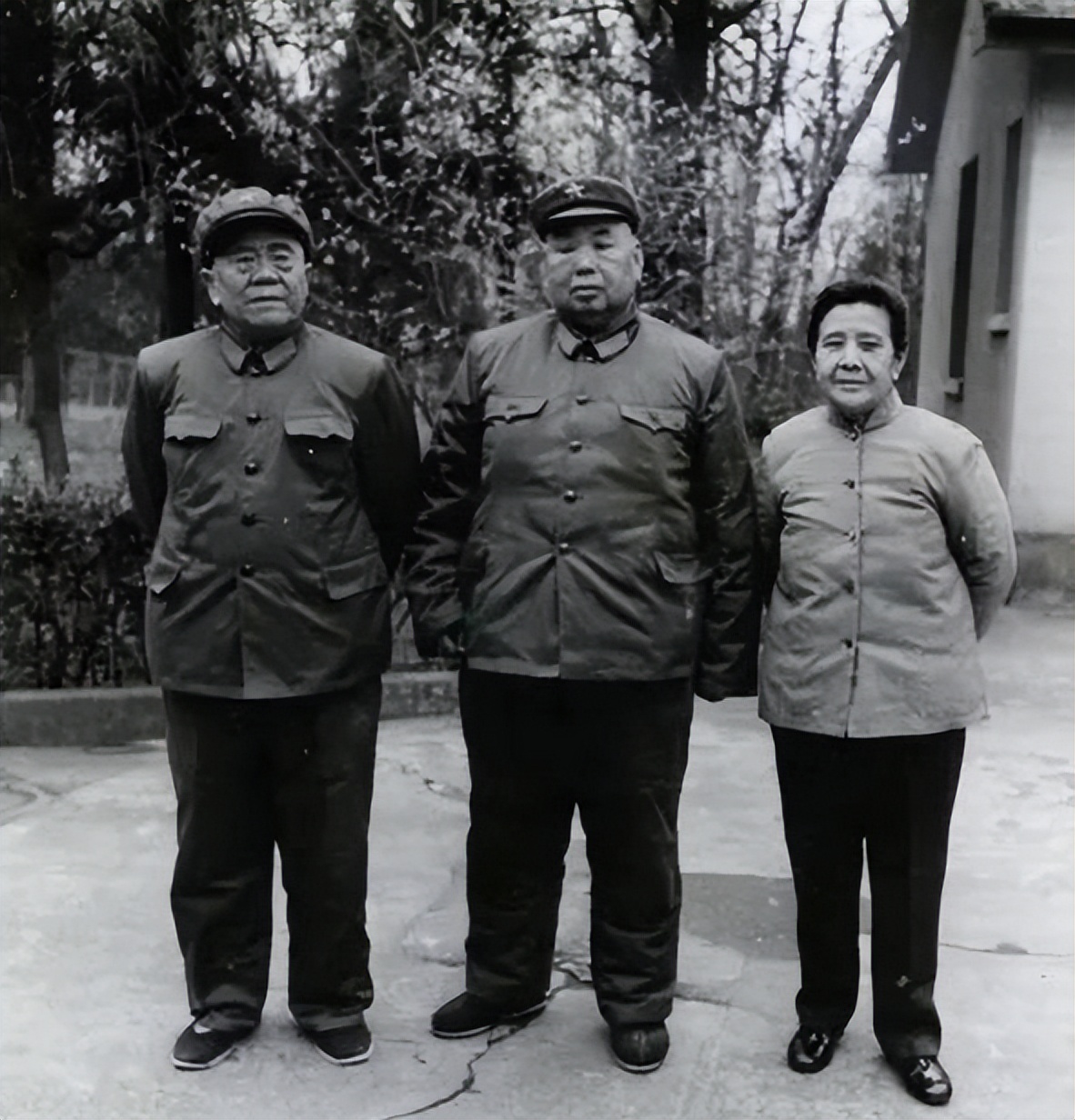 南京军区历任司令员他们都是什么军衔谁发展的最好