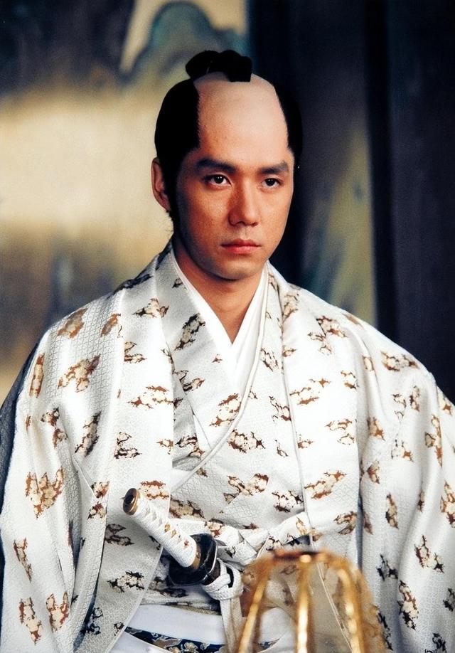 日本史上暴虐的武烈天皇,娶生母当皇后,后宫人人躲着走