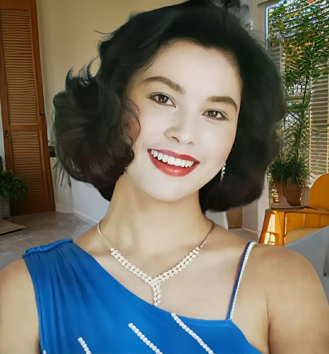 张晓敏在八九十年代小有名气,她健美,高挑的身材,有些欧化的面孔,及