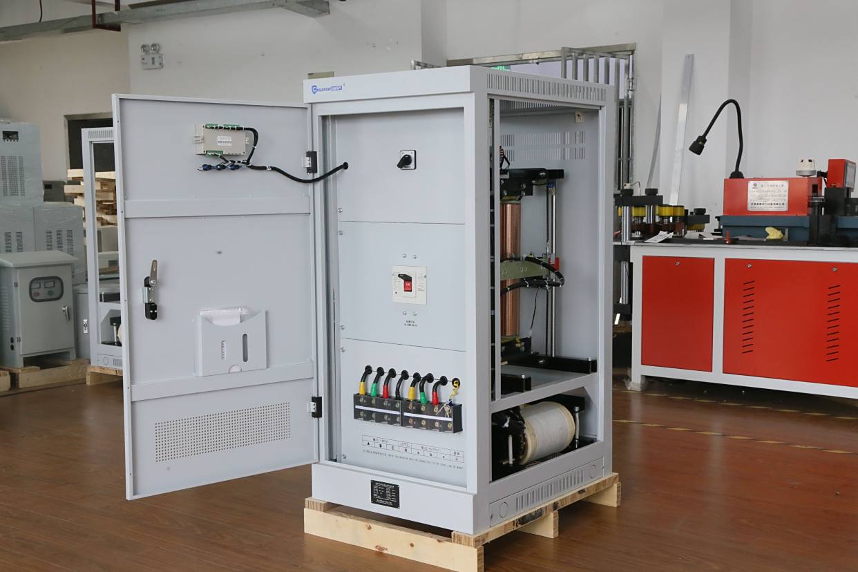 功率稳压器采用了先进的全自动补偿技术,能够实时监测输入电压的变化