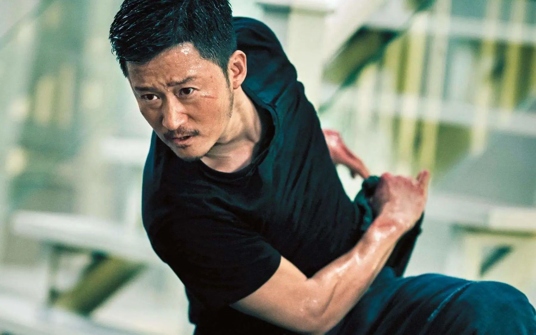 回顾:从"武指"到"战狼",成为影坛骄傲的吴京,离不开父亲的培养