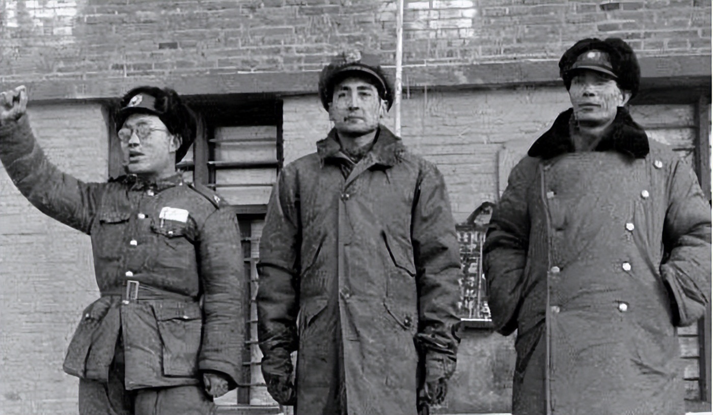 连长黄达宣俘虏小兵徐惠滋,35年后见,连长成副军长,俘虏是军长