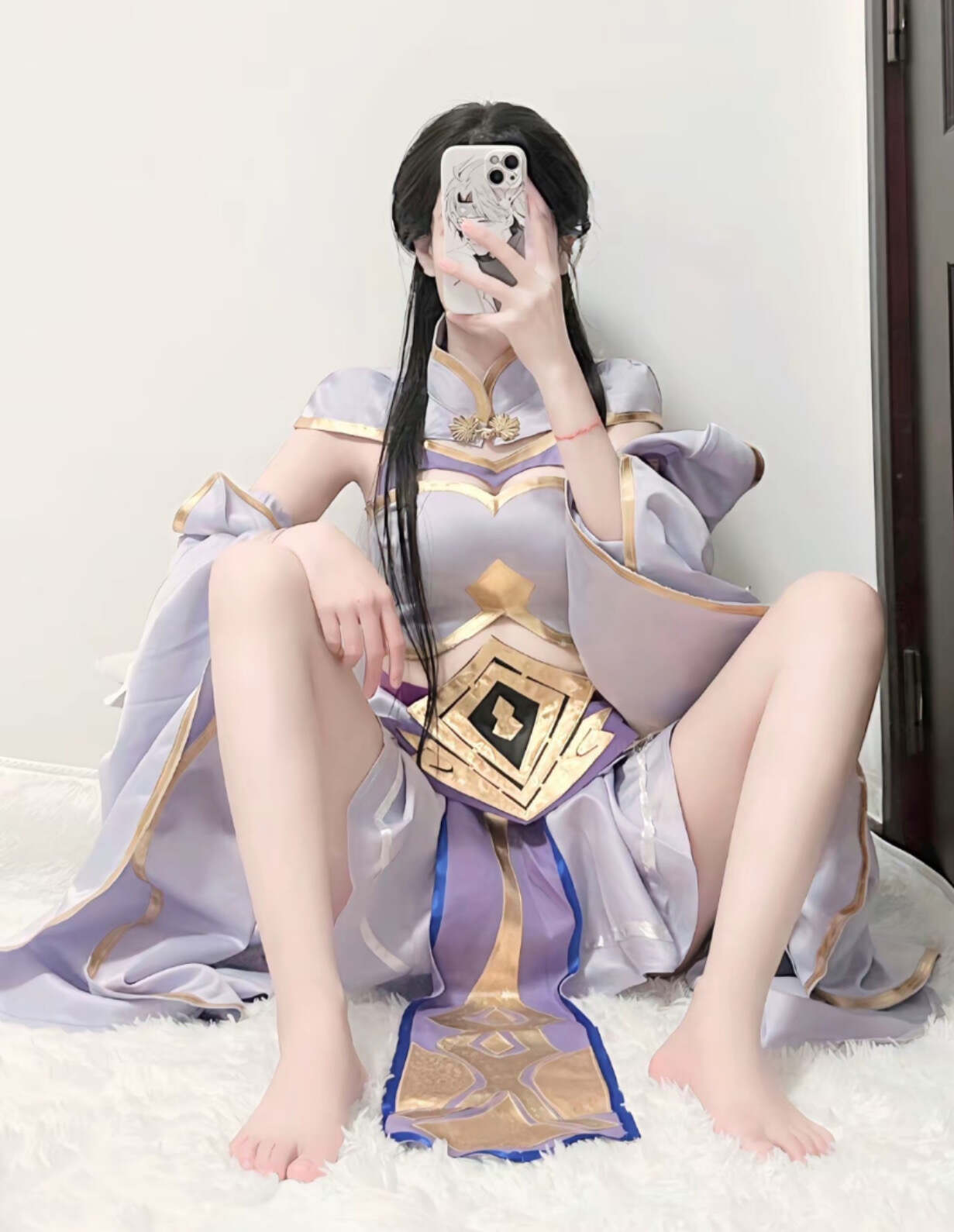 王者cos:露娜身穿紫色衣裙,大长腿超白,不愧是猴哥的老婆