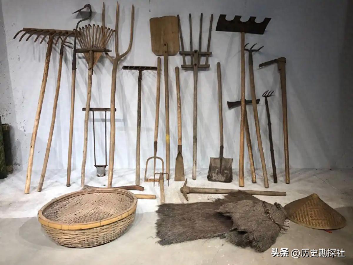 老一辈人曾用过的老式农具,认识一半是老农民,都认识说明老了