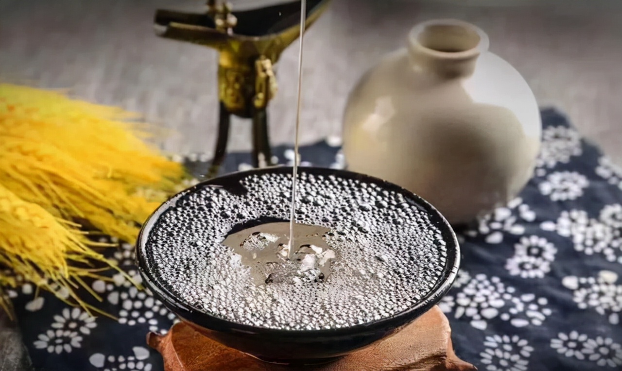 每天喝少量白酒,除了对降血糖有帮助外,身体还会出现哪些变化?