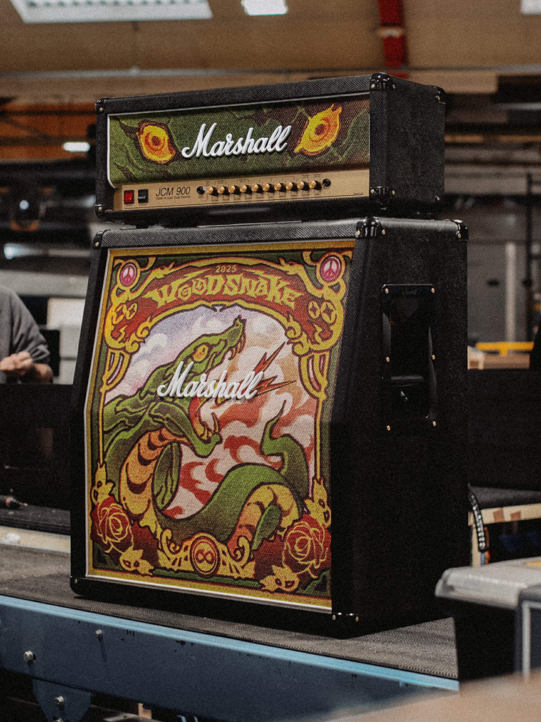 marshall首次推出新春限定艺术家合作款音箱 共迎木蛇狂欢