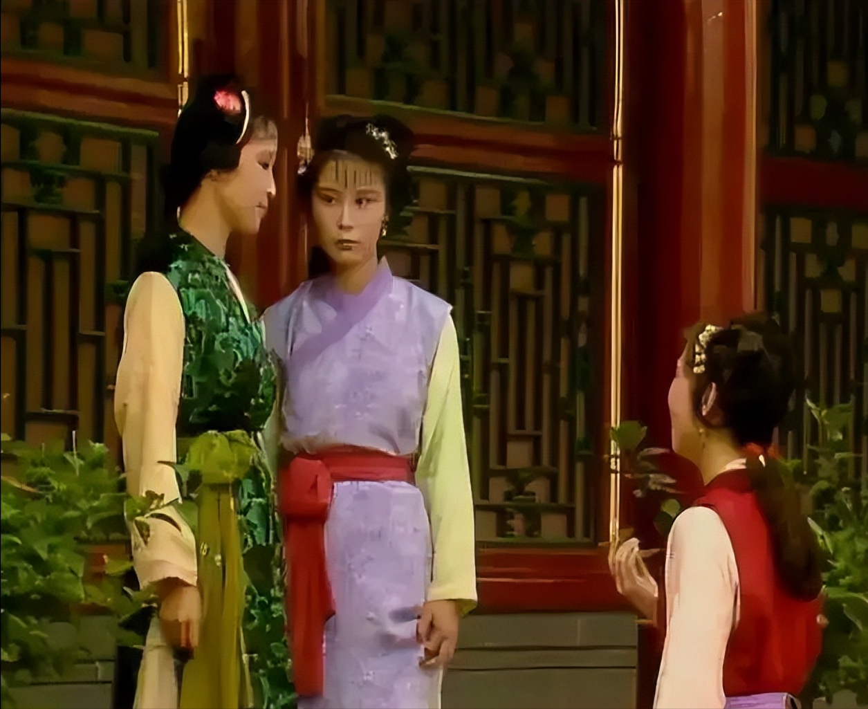 柳五儿:看似娇弱,实则工于心计的红楼奇女子