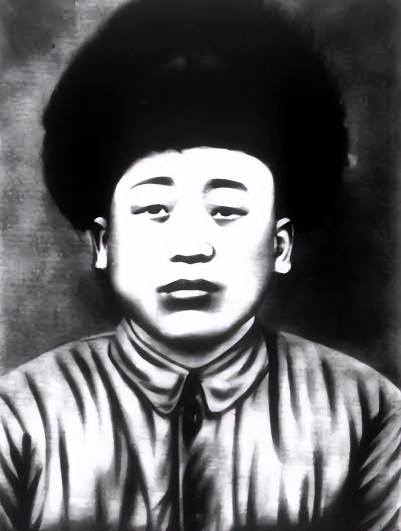 辽沈战役中,仅26岁的梁士英用胸膛挡住爆破筒,誓死完成上级任务