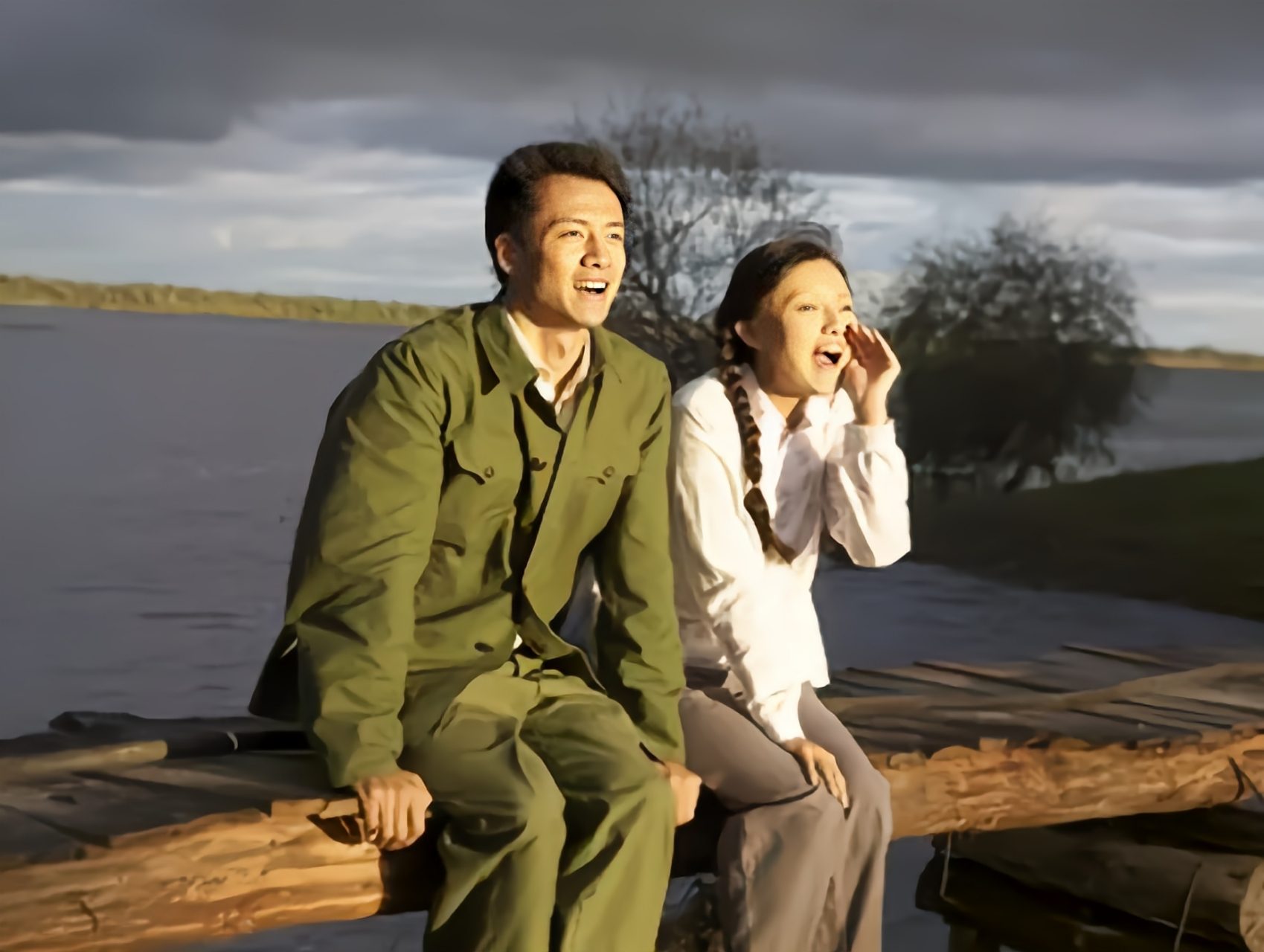 男知青为回城抛妻弃子,22年后在父亲葬礼上,他却悔恨落泪