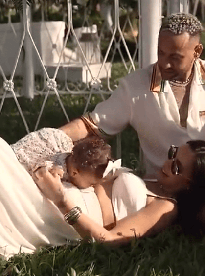 12月26日,据外媒报道,内马尔女友布鲁娜·比安卡迪宣布自己再次怀孕,"