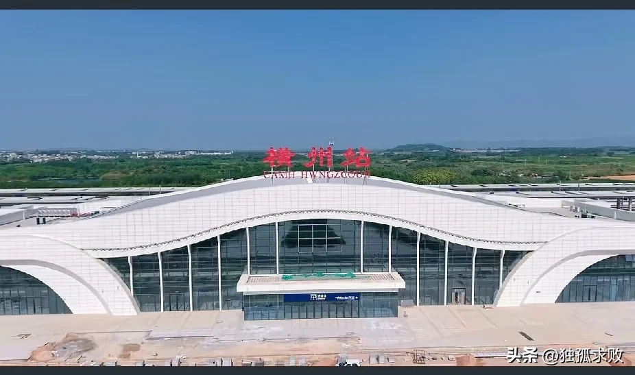 没有高速,没有高铁都成为了灵山发展受限的根源,而继大浦高速直通灵山