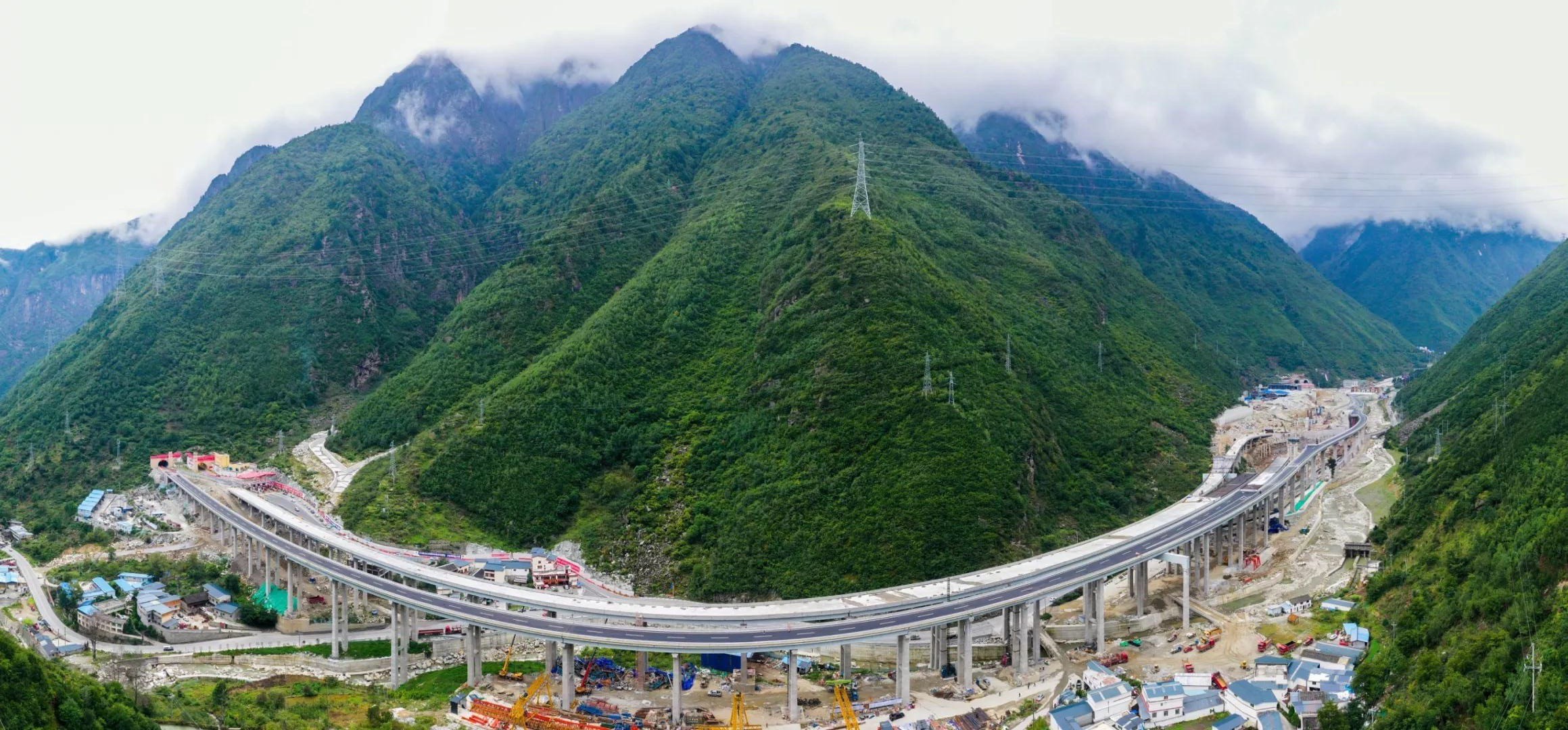 成峨高速公路图片