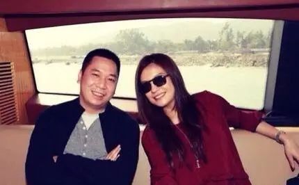 48岁赵薇宣布离婚,前夫黄有龙被曝欠债7.53亿,她忍了5年才解脱