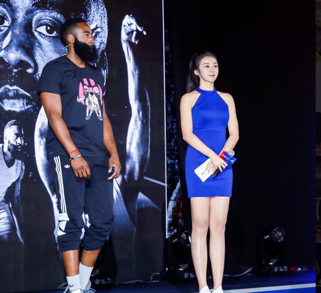 微胖界天花板!体育美女主持张曼源,极致腿臀比,太羡慕了!