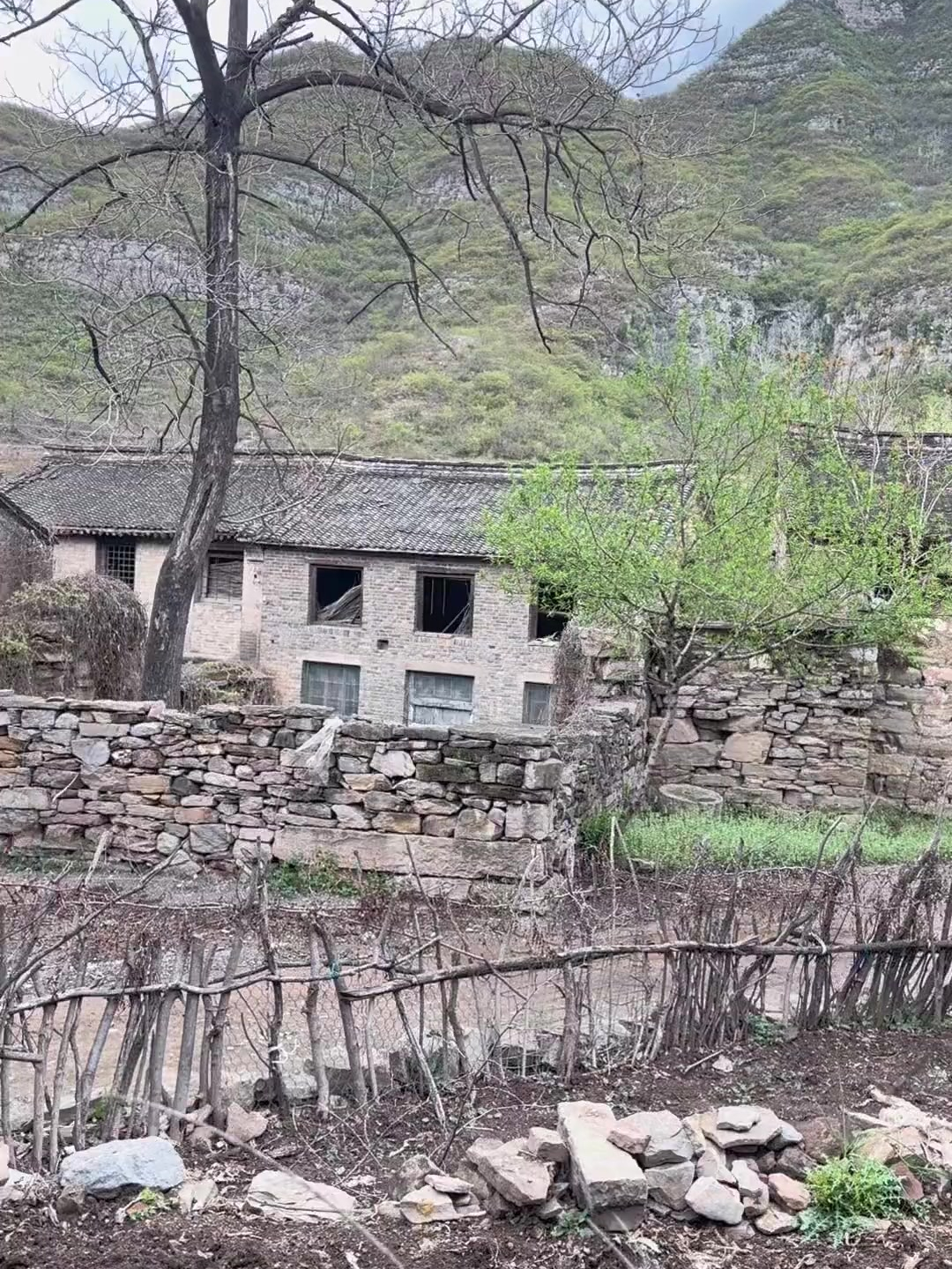 晋城太行山里的一个古老山村,位于泽州大箕镇的大坪古村