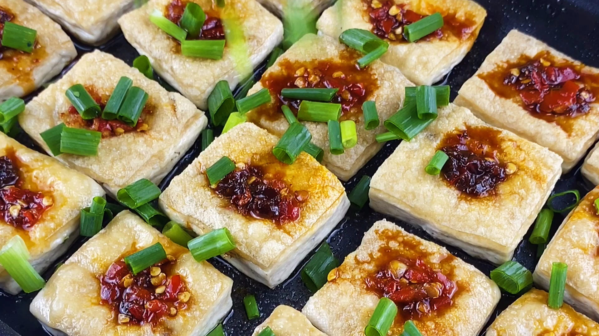 不用油炸也能做出好吃的臭豆腐,不信你来看!