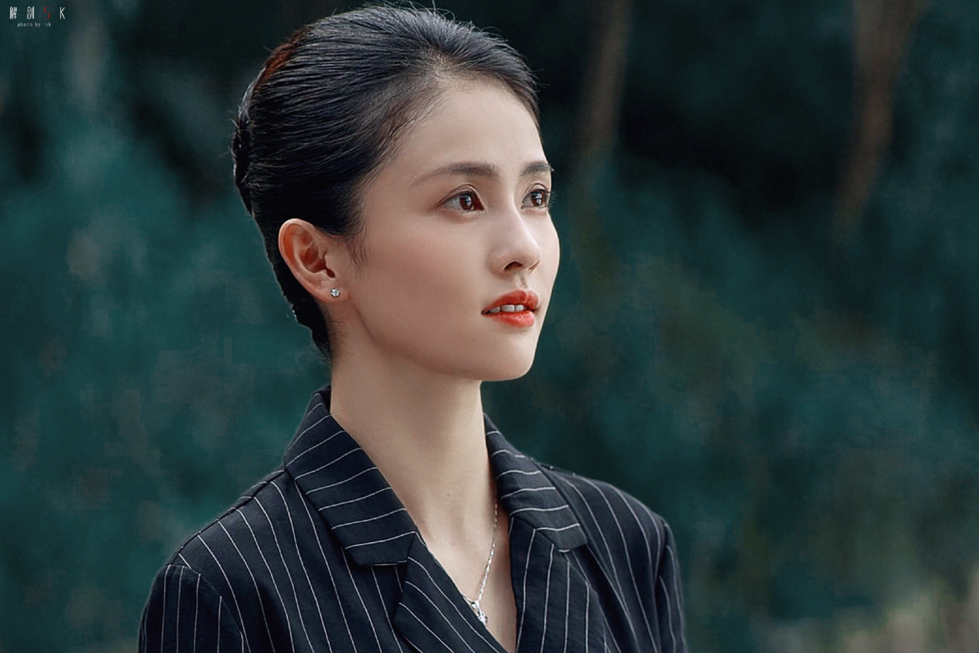 白鹿出道七周年快乐#  2021年12月26日,《王牌部队》爱奇艺/江苏问佑