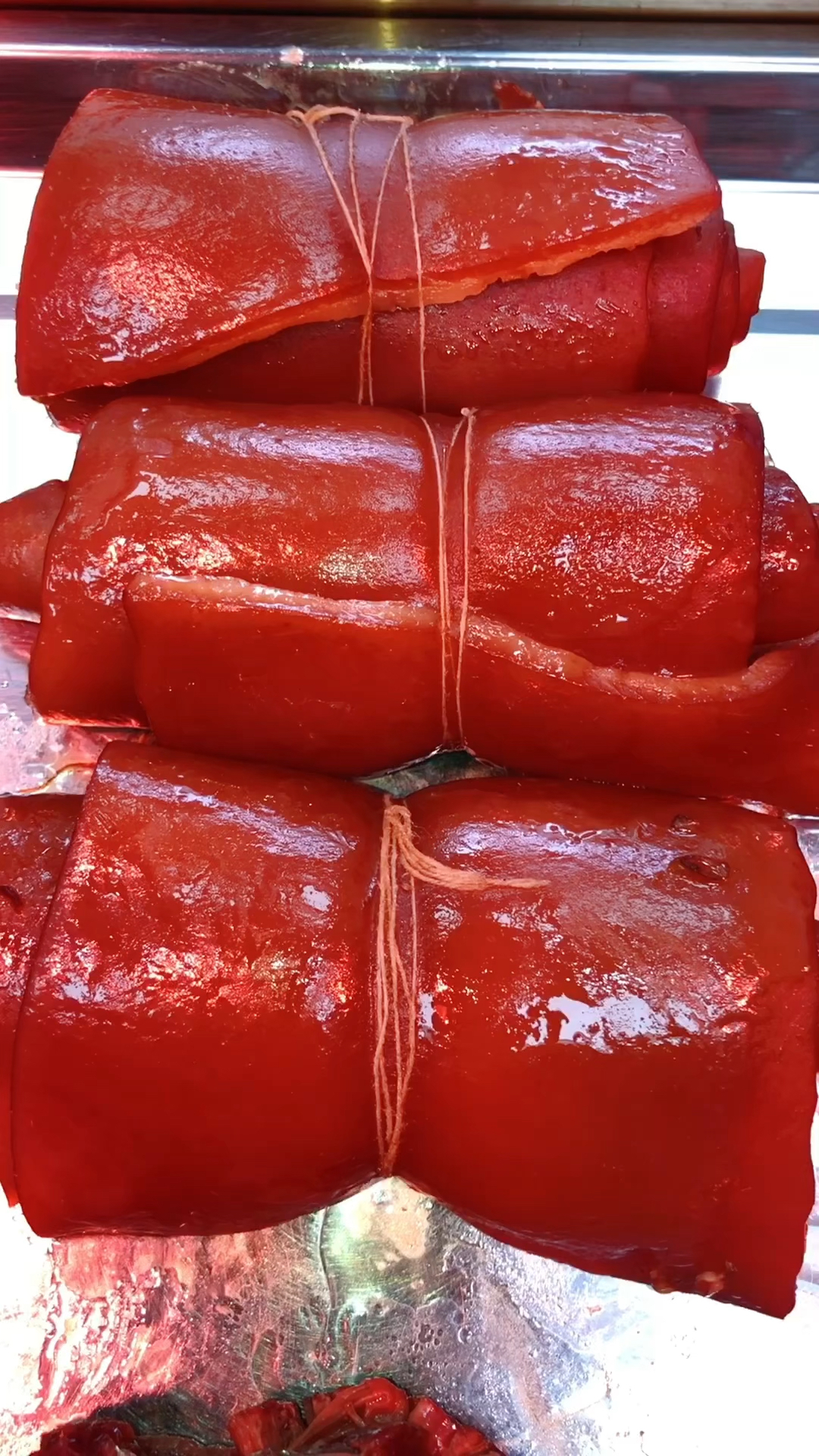 中午整点儿下酒菜,卤猪皮25一斤,软糯咸香,满满的胶原蛋白!