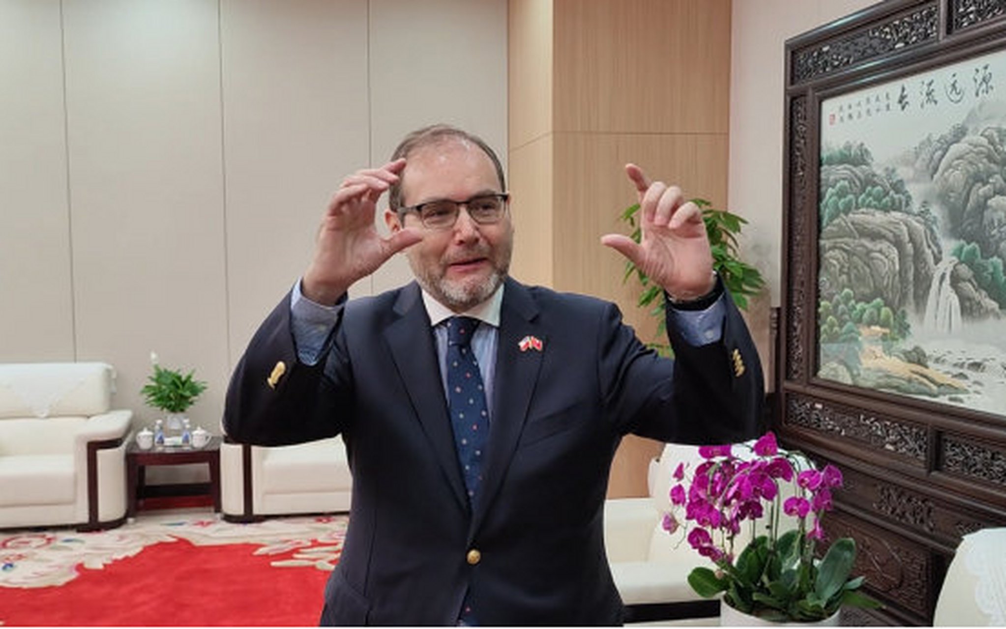 【智利驻华大使乌尔塔多:深化"舌尖上的友谊" 希望加强与四川在多领域