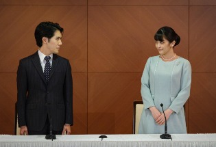 公众质疑声中，日本真子公主低调成婚