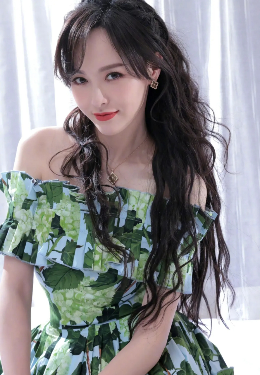 快40岁的唐嫣迎来了第一部仙侠剧女主…但她资源降级了,可以说是85