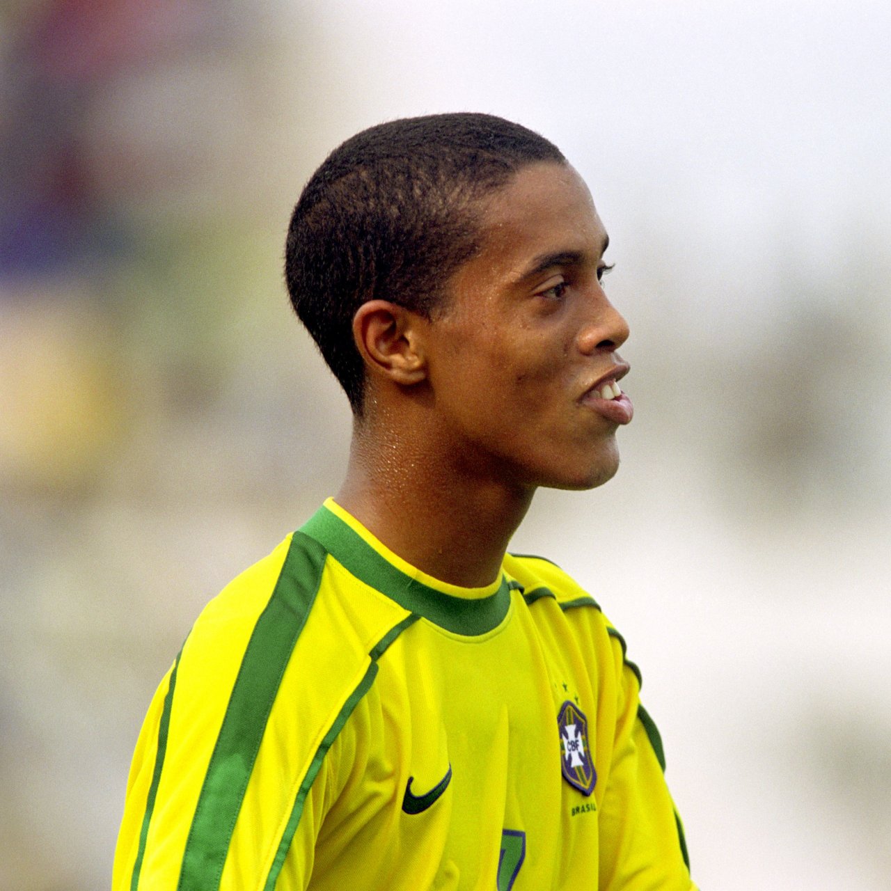 小罗年轻时候的照片,真青涩啊