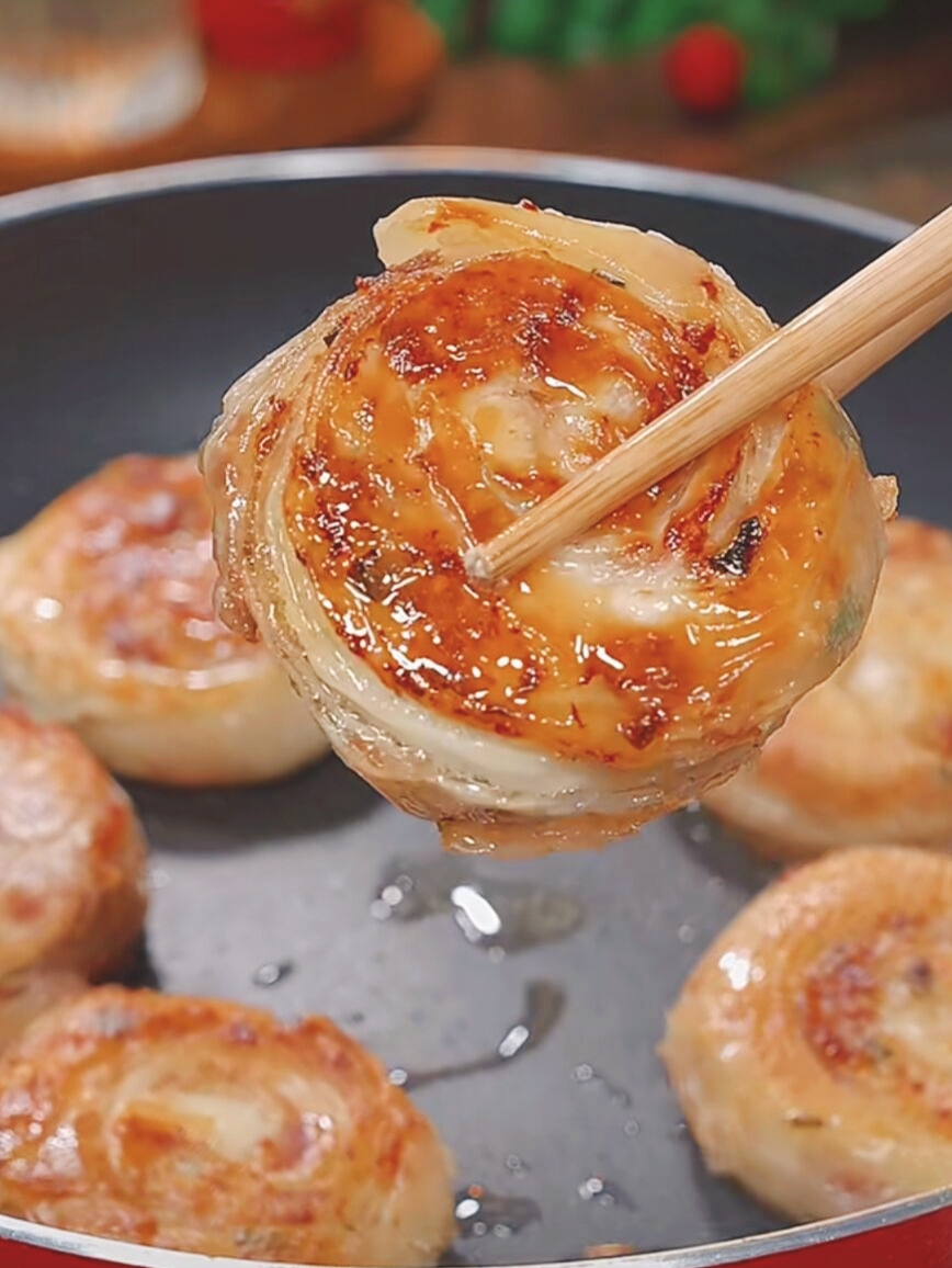 用饺子皮做的肉饼,酥酥脆脆好好吃!