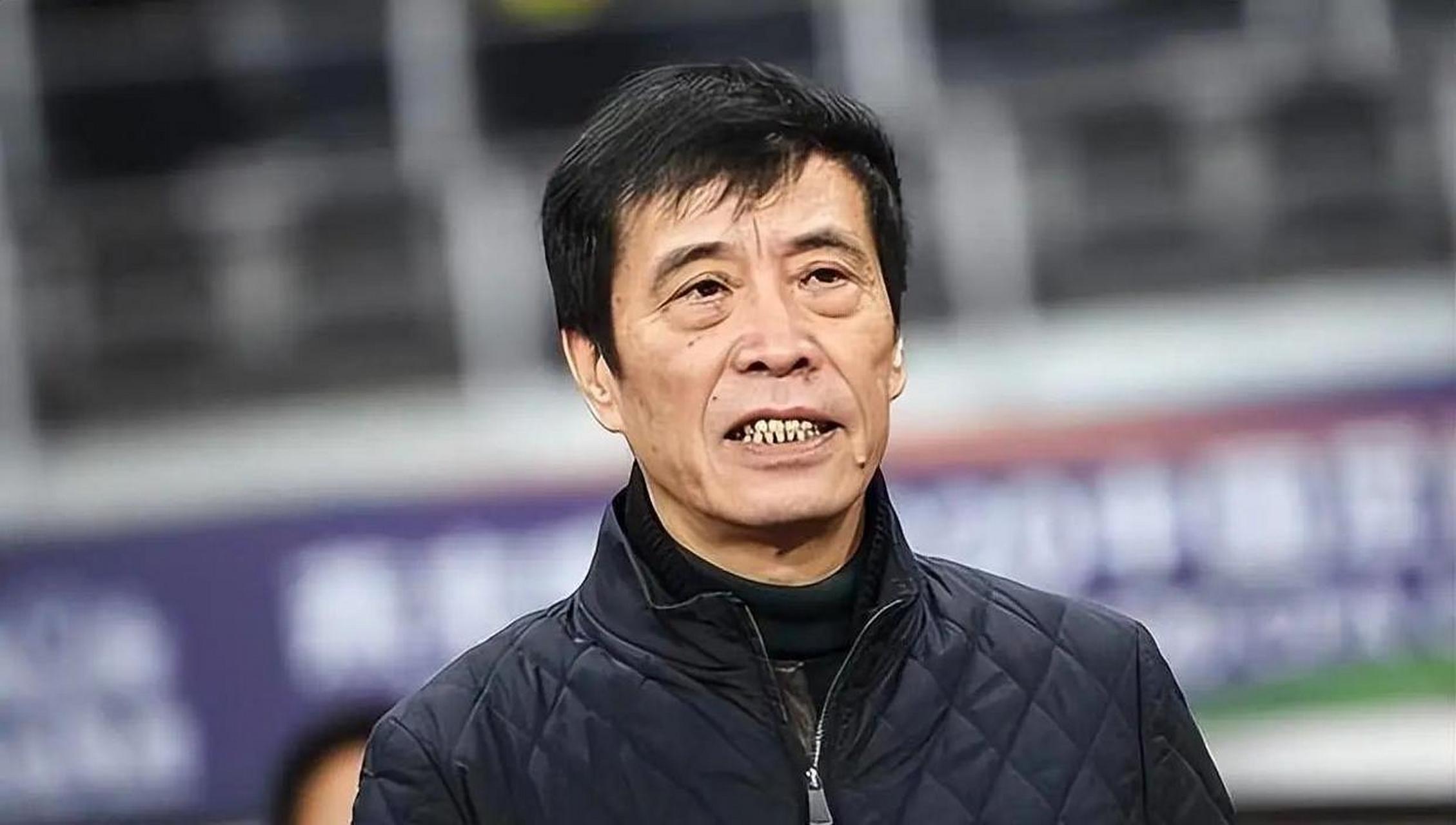 在里面要不要蹬缝纫机,折月饼盒子,铁子哥在里面当个号长应该问题不大