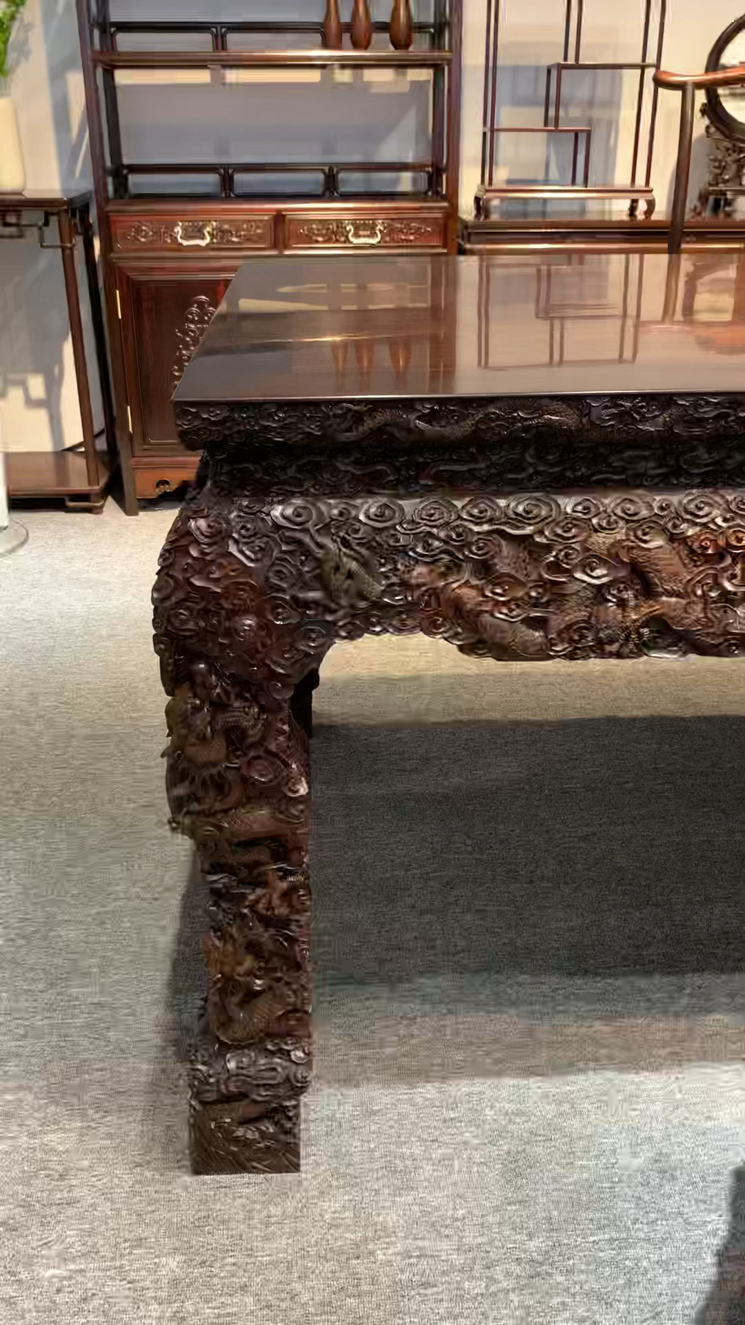 大红酸枝深雕祥龙大画案,值得收藏传承