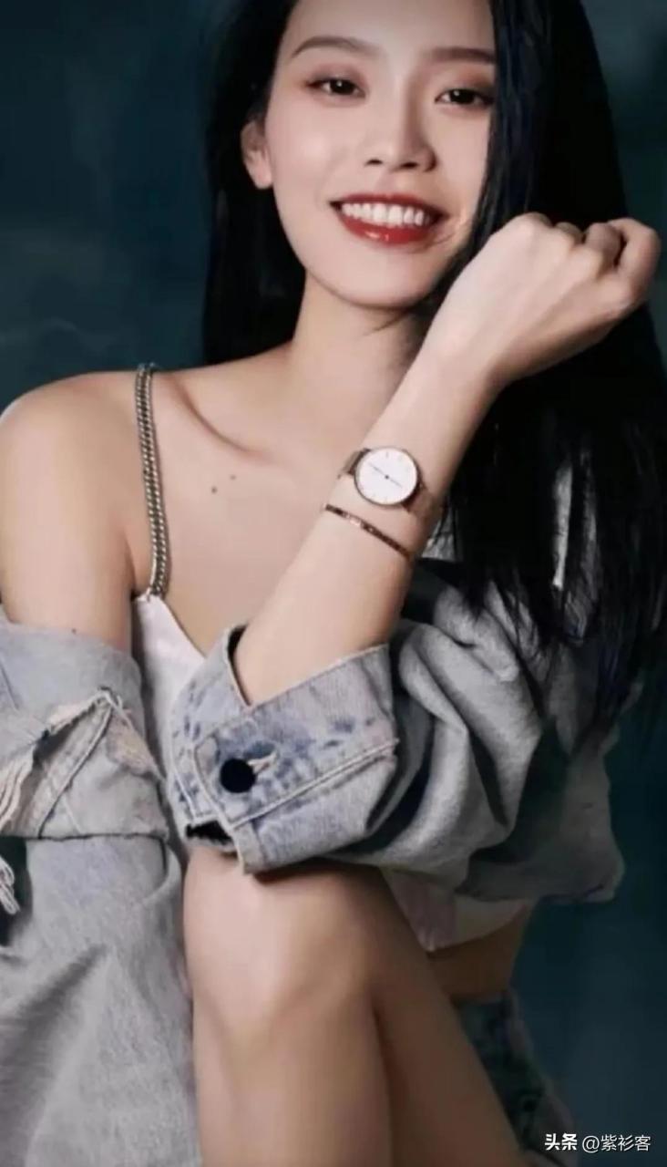 1:电影《了不起的阿娜儿》 根据真实故事改编 ,监制:管虎 ,主演:刘烨