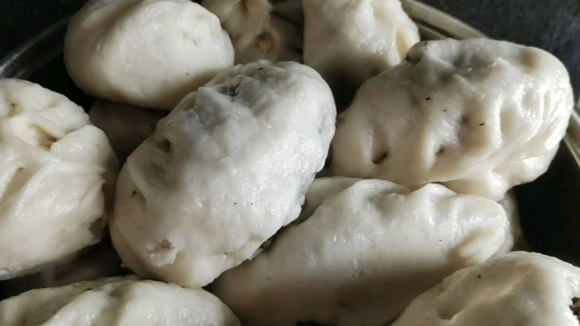 回婆婆家给婆婆做最爱吃的干菜粉丝鸡蛋包,一口下去都是菜好吃