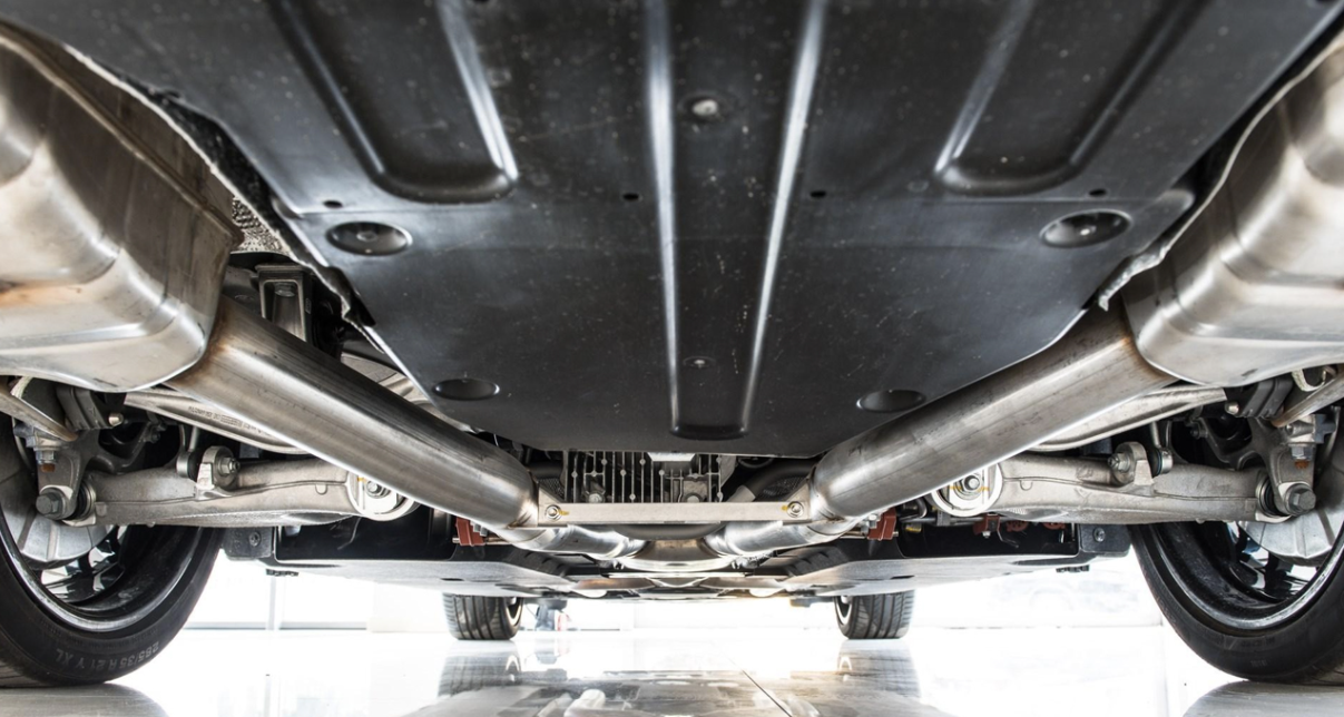 劳斯莱斯车门放把雨伞,为什么没有被模仿?车企:我们实力不够