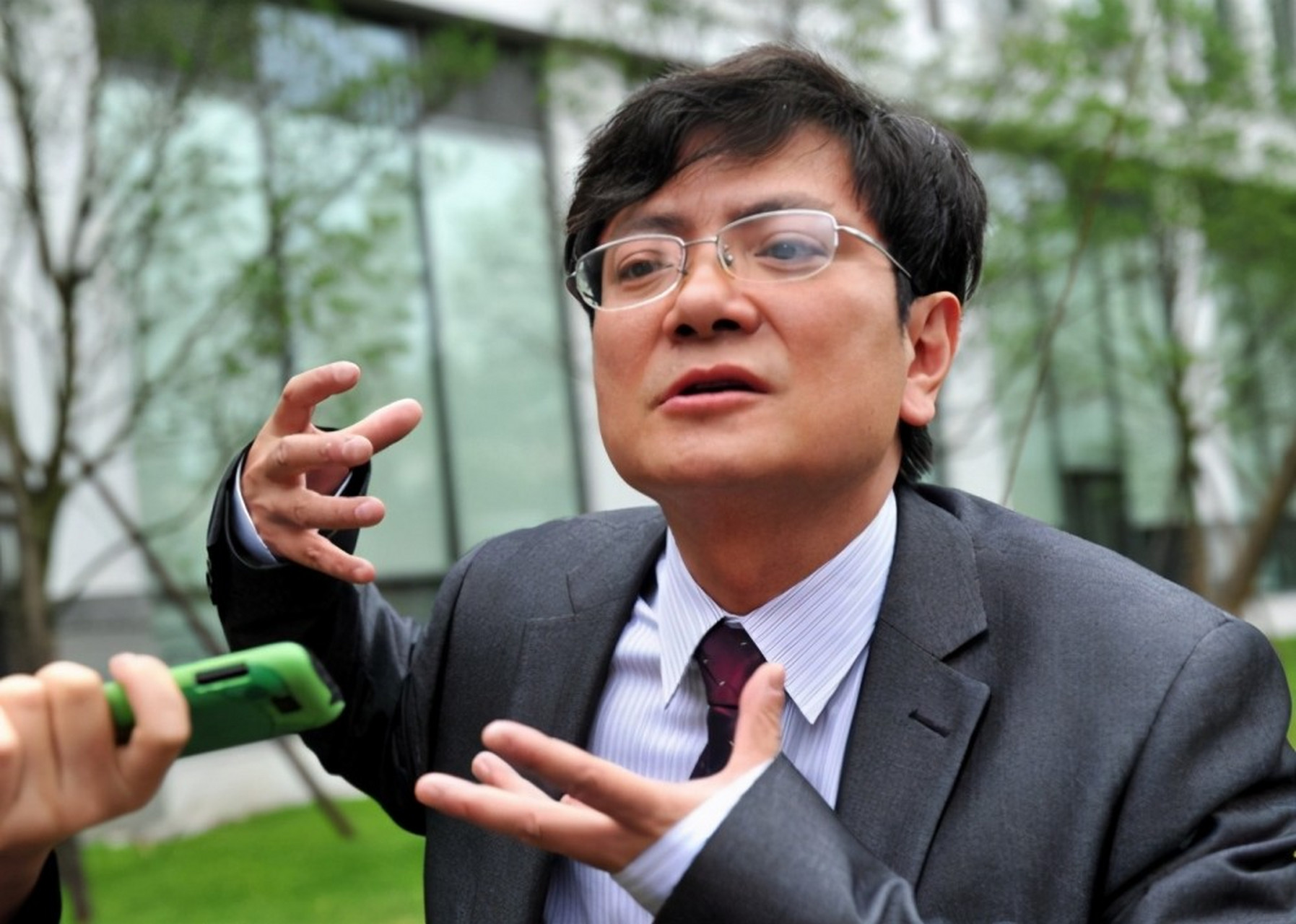 在日本,家庭拥有小轿车的普及率很高,平均每个家庭已经拥有两辆车.