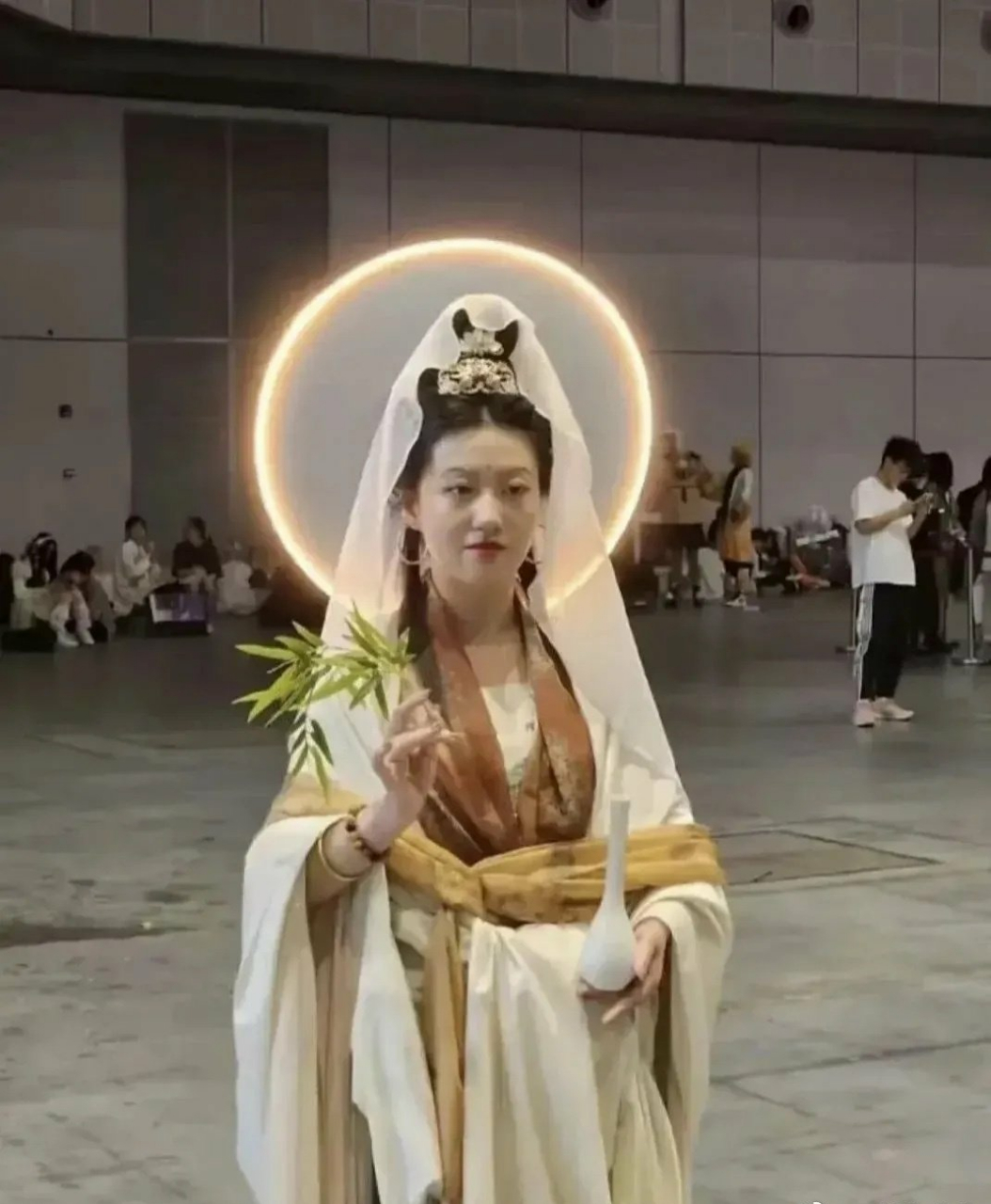 第一次看到观音cosplay,实在是绝. 676767