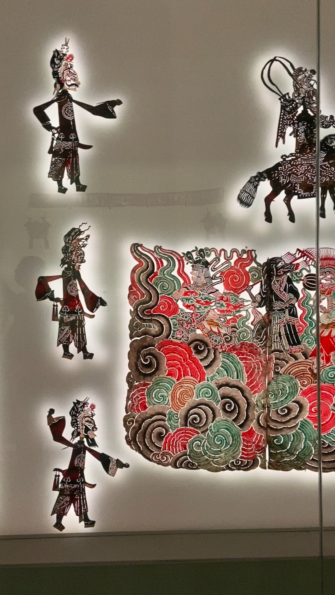 成都博物馆的特色展览——皮影,这是其中的陕西皮影-度小视