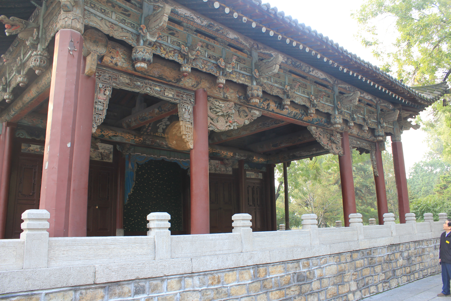 晋祠博物馆的三绝,圣母殿里的宋代彩塑没有畄下照片,但各种多亇年代的