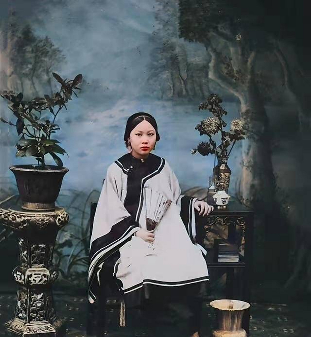 照片中是一位来自北京的少妇,不过这位少妇拍下这张照片的时间是在